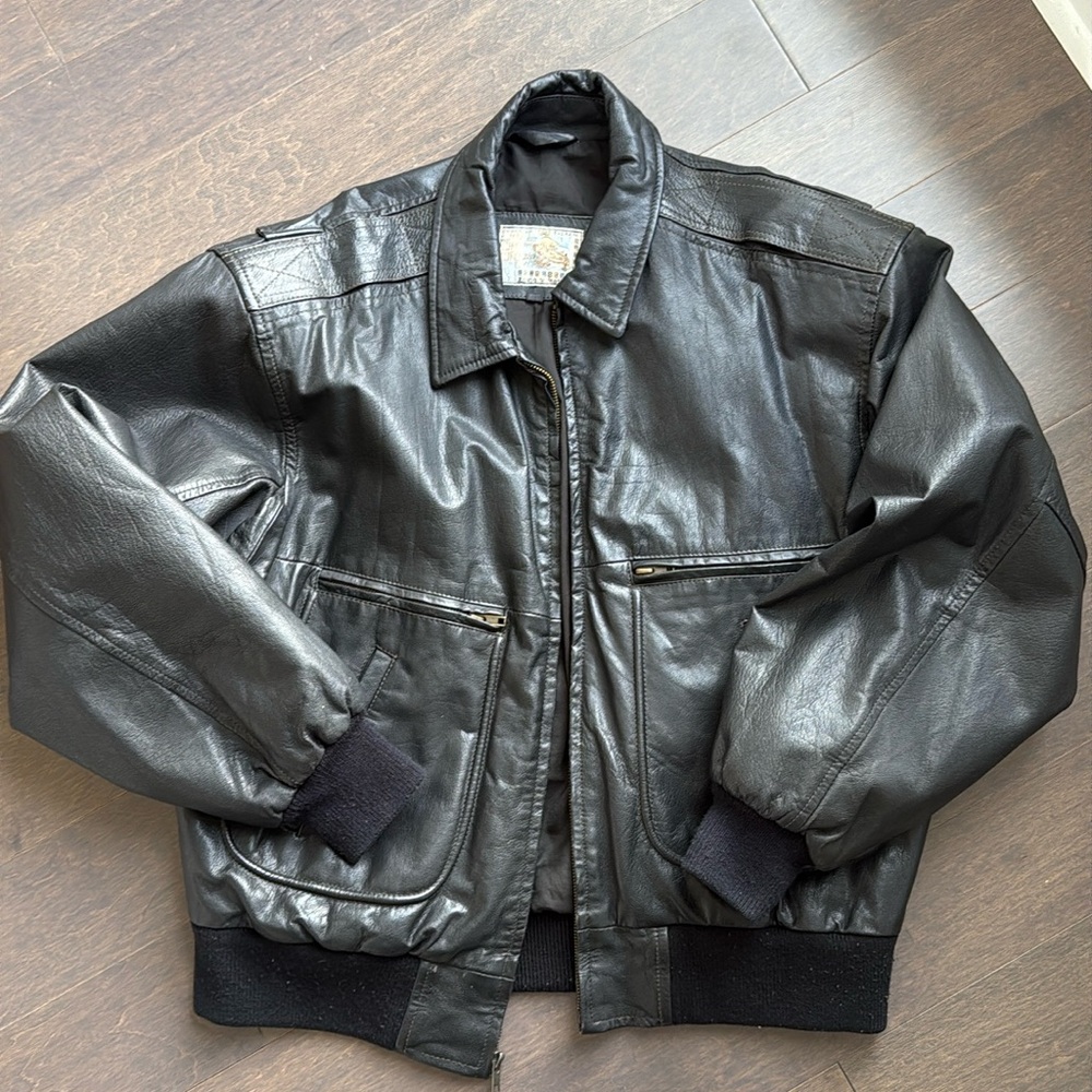 VINTAGE LEATHER BOMBER